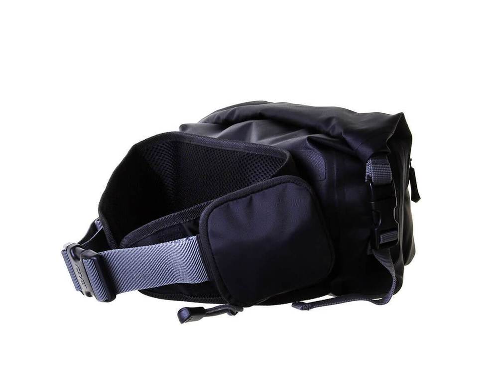 overboard-waterproof-pro-light-waist-pack-black-4-litres-02.jpg