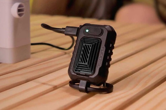 Přenosný odpuzovač komárů Flextail LIGHT Repeller