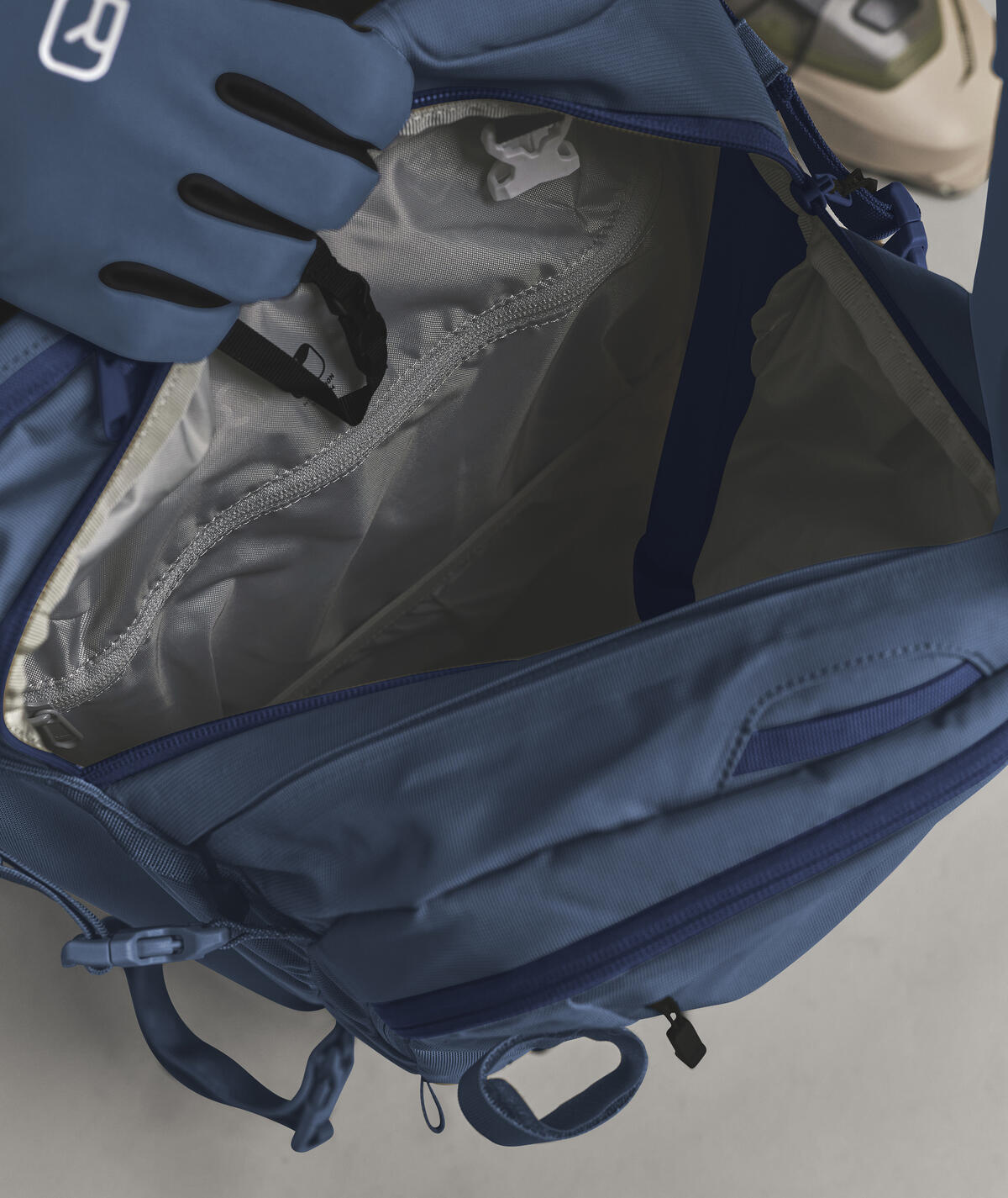 Ortovox Haute Route 32 blue.jpg