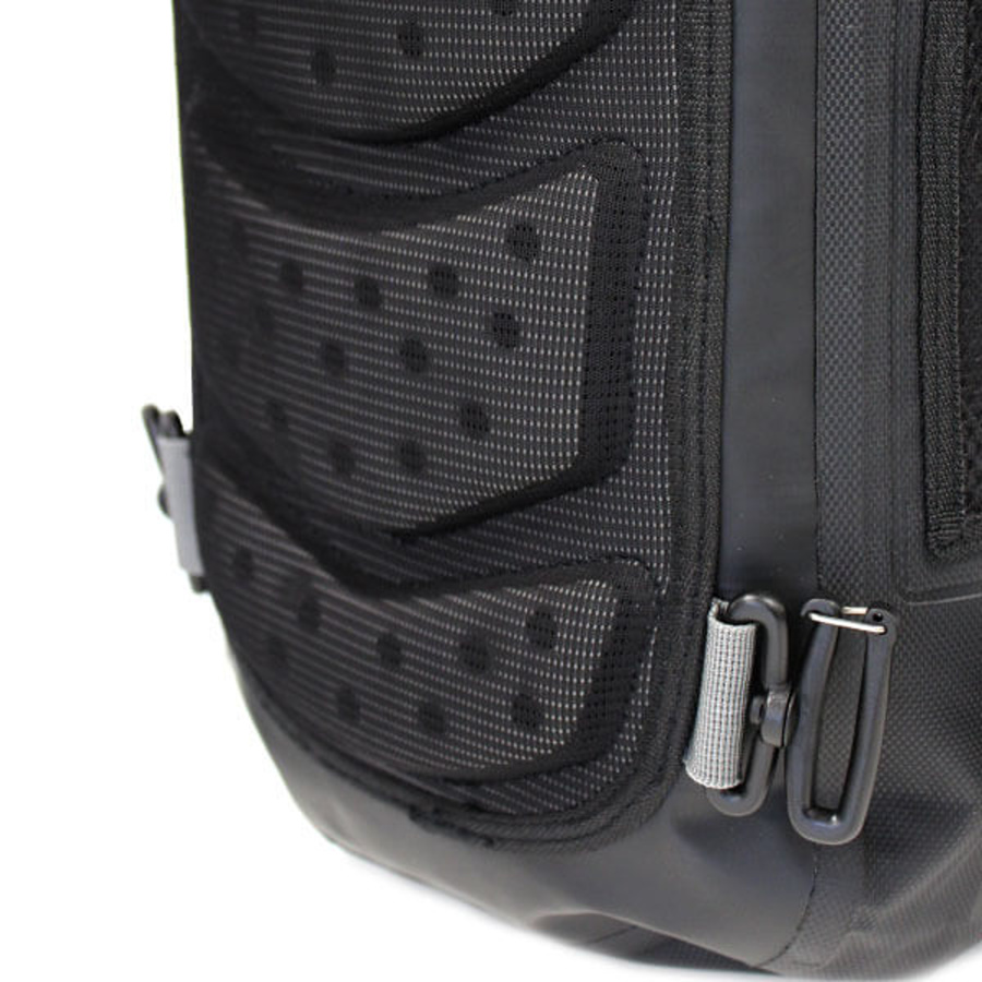 4-images-under-text-pro-sports-backpack-4.jpg