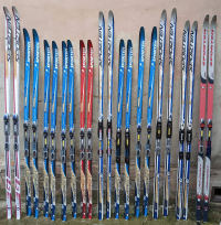 Použité běžecké lyže na klasiku vč. vázání 